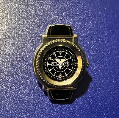 PIN'S PIN SPILLA UHR WATCH UHR UHREN VUARNET SCHWARZ SILBER ARTHUS BERTRAND