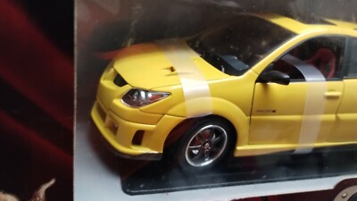 Road Signature Pontiac Vibe Toy Car 1:18 Scale Diecast New