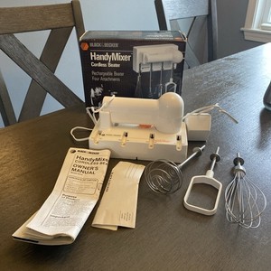 BLACK & DECKER HANDY MIXER HAND MIXER CORDLESS BEATER RECHARGEABLE MODEL 9210
