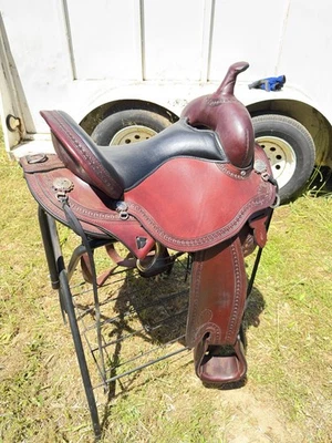 Circle Y saddle Sheridan wide tree 16 seat Flex 2 - Image 1 of 4