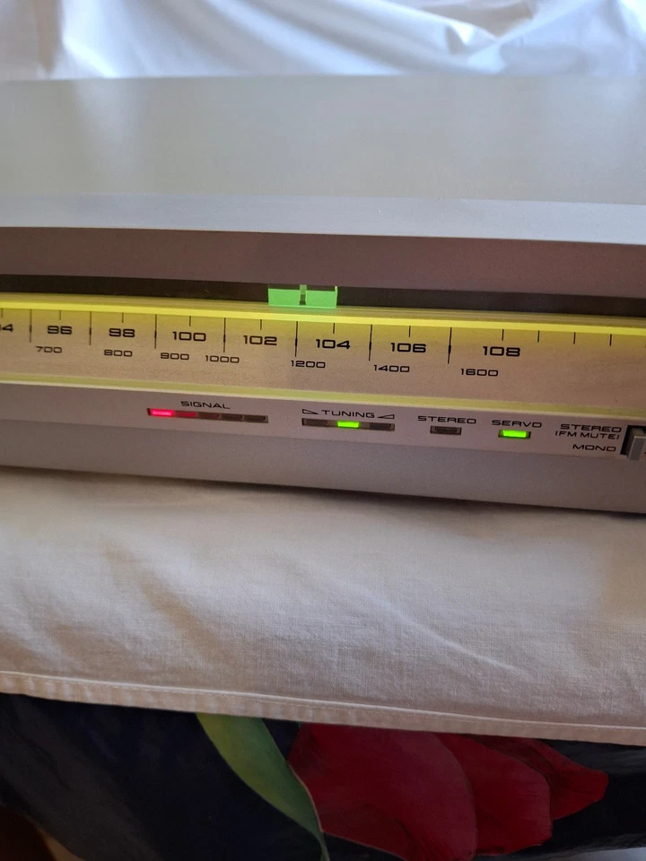 AKAI Stereo Tuner AT-K02. Ausgezeichneter und voll funktionsfähiger Zustand - Bild 4 von 4