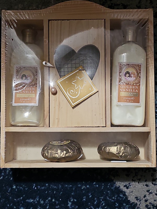 NOS Golden Vanilla Bath Body Gift Set Sealed Wooden Cabinet Spa Gift Basket...