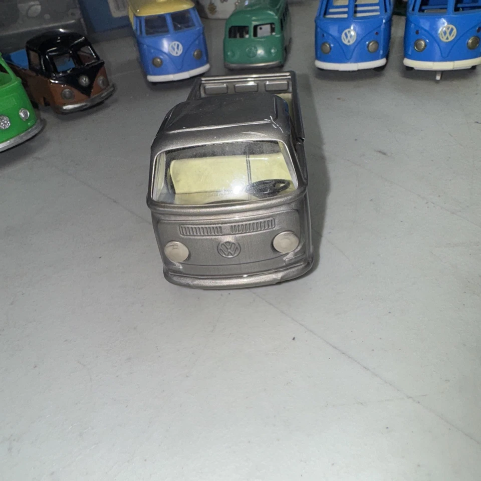 Винтажный оловянный автобус Volkswagen CKO поздней модели с одной кабиной - Изображение 2 из 4