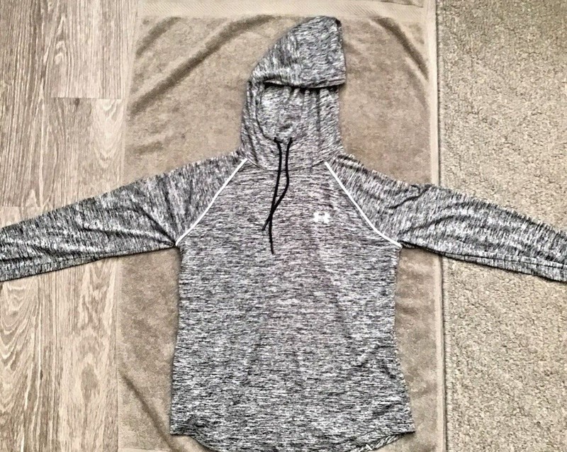 Women's Under Armour Heat Gear Black/Grey/White Hoody Size: Small great4 running