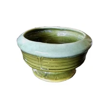 Vintage Mid Century  Modern California Pottery Pedestal Pottery Planter Green
