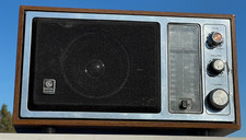 VINTAGE GE GENERAL ELECTRIC 7-4145A TABLE TOP AM FM RADIO MCM WORKING CONDITION