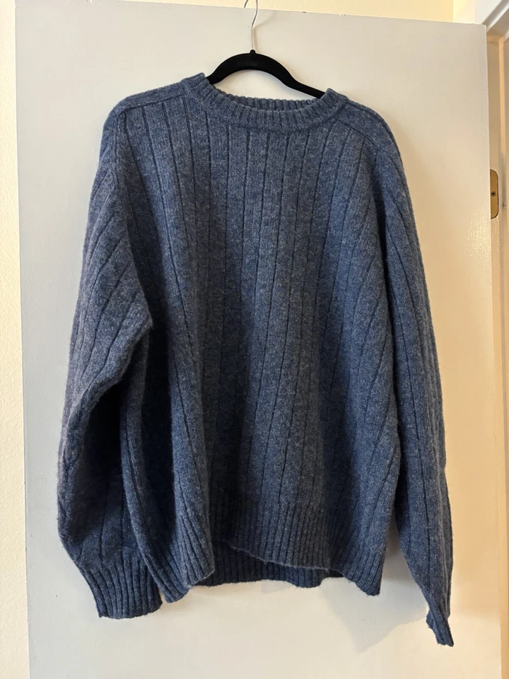 Suéter de Lana Garret Scott Shetland Adulto XL Azul Acanalado Cuello Redondo Para Hombres - Acogedor Foto 2 de 4