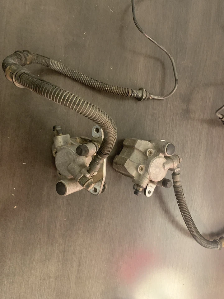 Yamaha Banshee 350 JUEGO COMPLETO DE FRENOS DELANTEROS OEM Pinzas Líneas Cilindro Maestro Foto 3 de 4