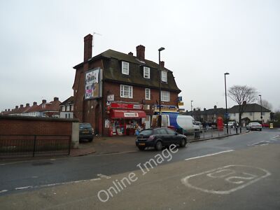 Photo 6x4 Station Parade, W3 Acton/TQ2080  c2010