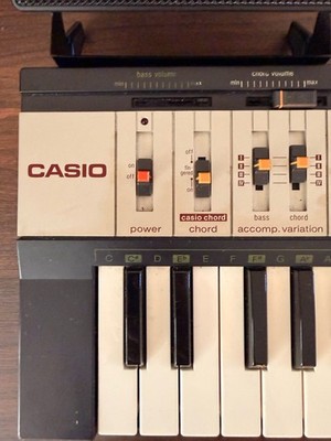 Casiotone MT-400V ヴィンテージシンセ 完動品 純正ケース付 Rare Casio Casiotone MT-400V Analog Filter Synthesizer w/ Original