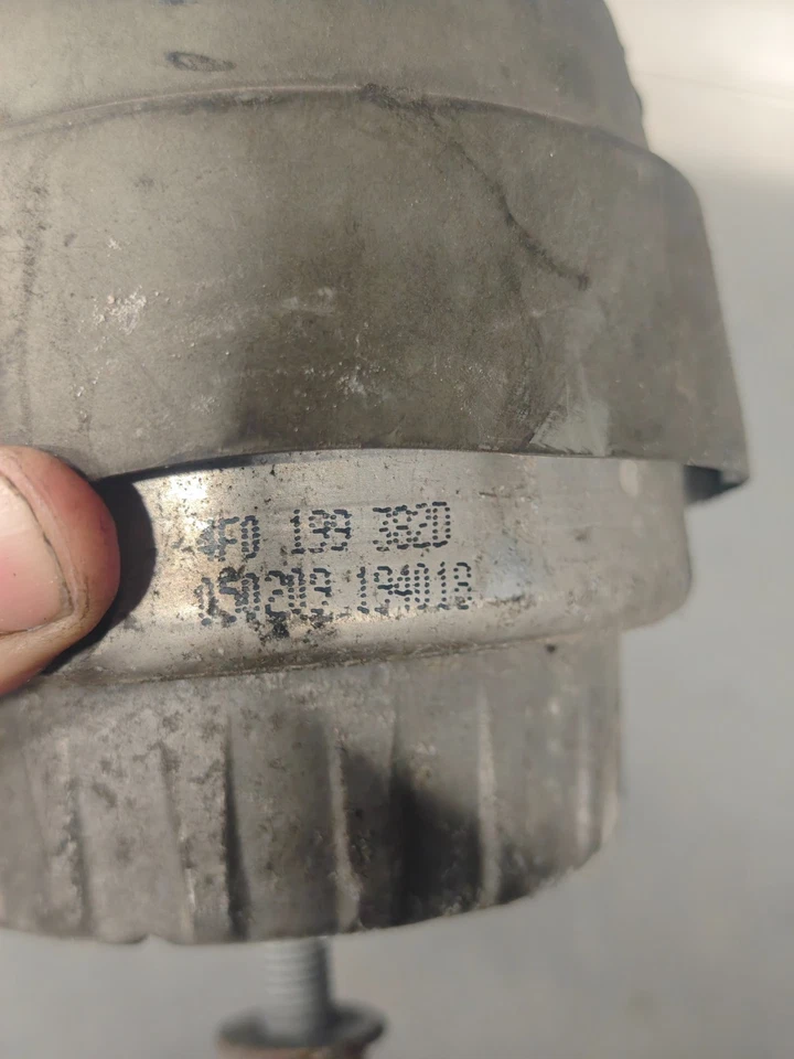 🇲🇫 Audi A6 C6 4F SUPPORT MOTEUR HYDRAULIQUE AVANT DROIT 4F0199382D - Photo 3/3