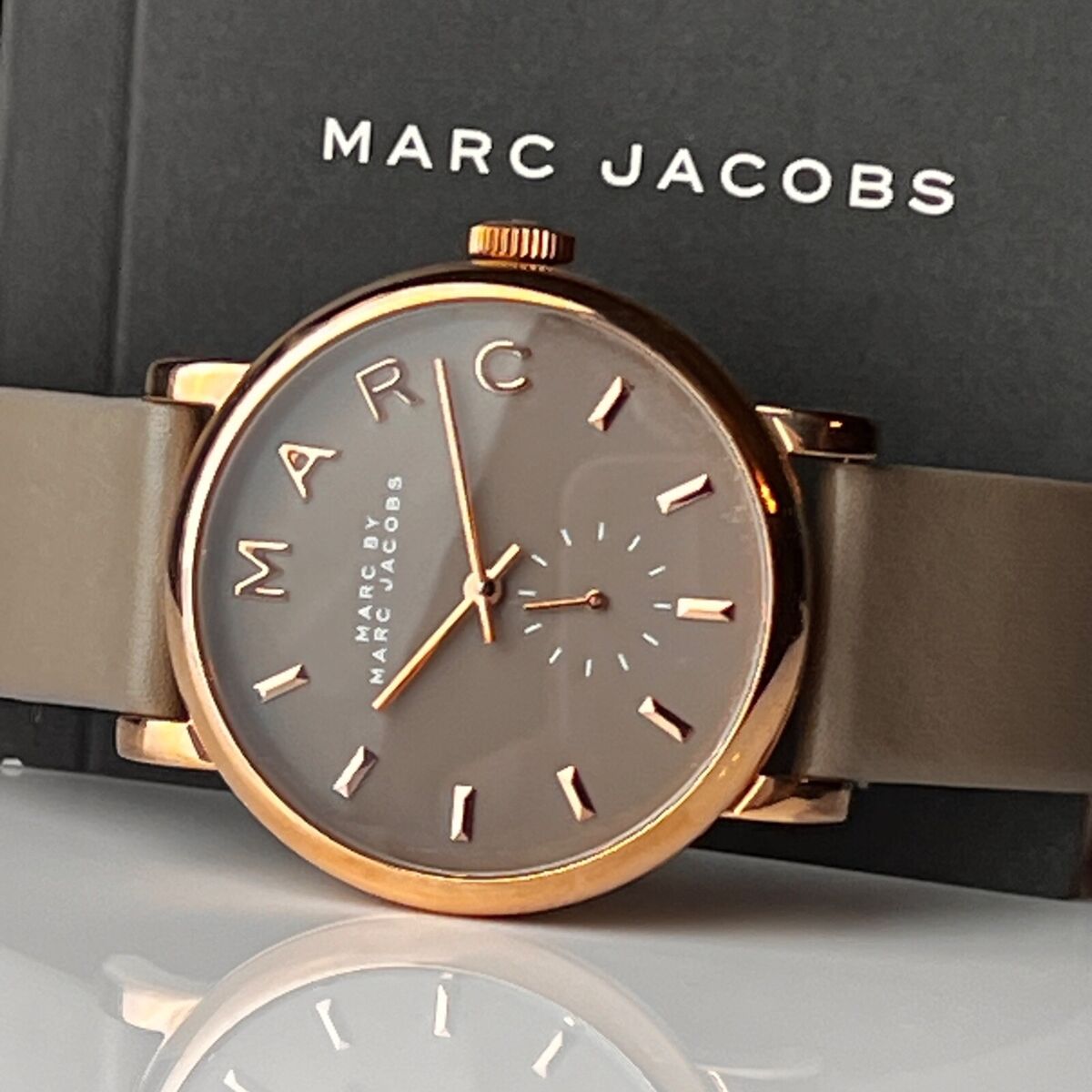 Marc Jacobs Womens Watch 36mm Golden Case Tan Khaki Soft Marc Jacobs Womens Watch 36mm Golden Case Tan Khaki Soft