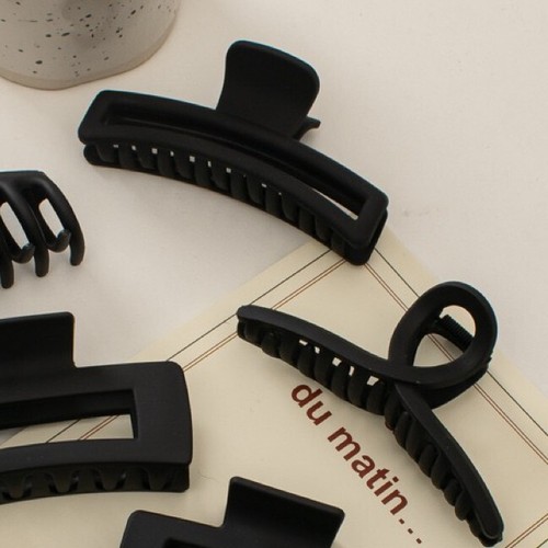 Random 2 PCS Lot 2 Hair Claw Clip Plastic Elegent Black Women Suitable Hairstyle - Picture 3 of 8