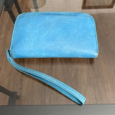 Hobo Smooth Leather Blue Wristlet