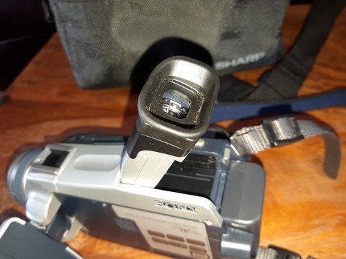 Sony Handycam DCR-TRV16E MiniDV Camcorder - TESTED & WORKING - Picture 16 of 24