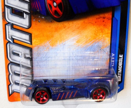 2011 MATCHBOX #25/120 MBX CITY ∞ BATMOBILE ∞ DARK BLUE BATMAN DC HERO