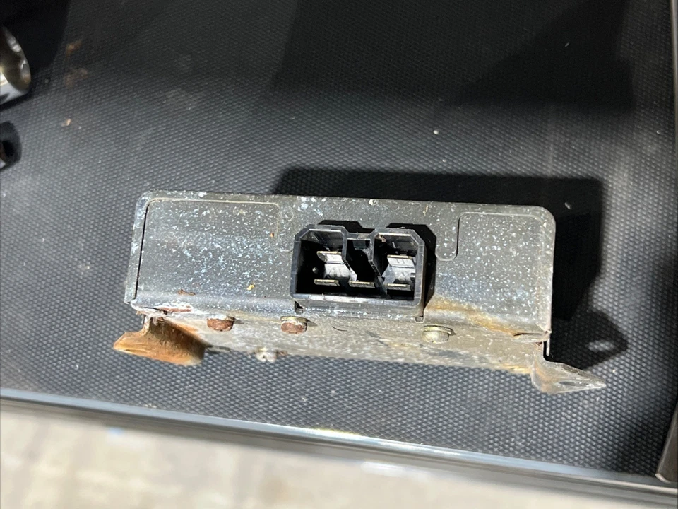 Transistor de encendido Datsun 280Z 620 1977-1978 E12-27 OEM USADO Foto 2 de 3