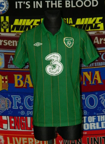 4.5/5 Ireland (Eire) adults L 44" home 2012 home football shirt jersey soccer