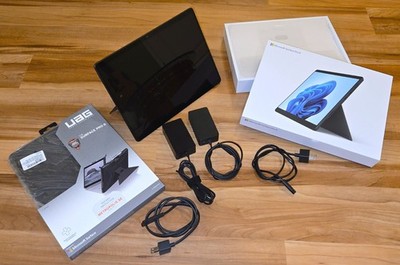 Microsoft Surface Pro 8 13'', Intel i5, 8GB, 256GB, Case, Two cords, 8PQ-00017