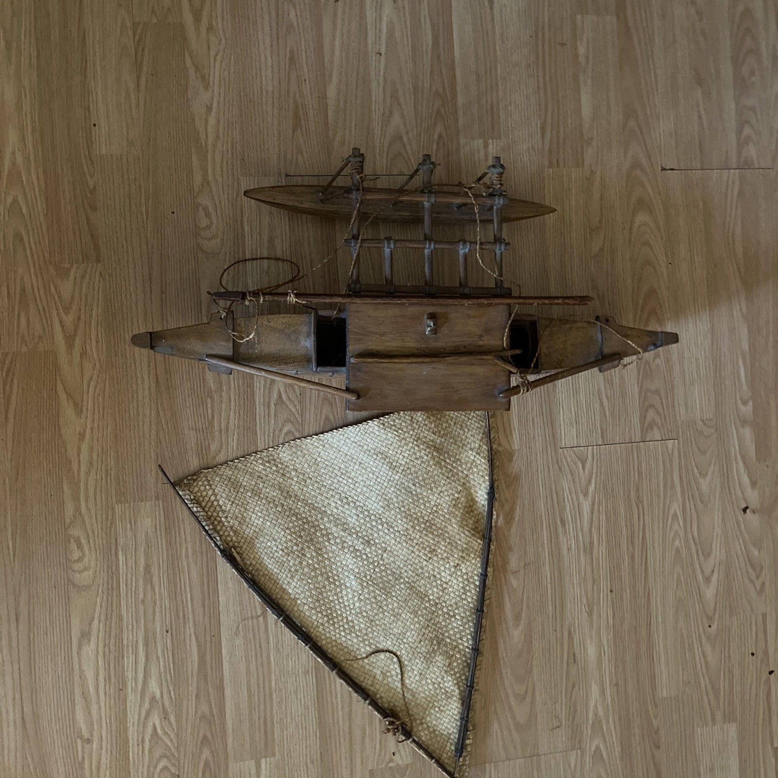 Modelo de canoa Tonga/Fiji Outrigger -- Camakau (mediados del 20).