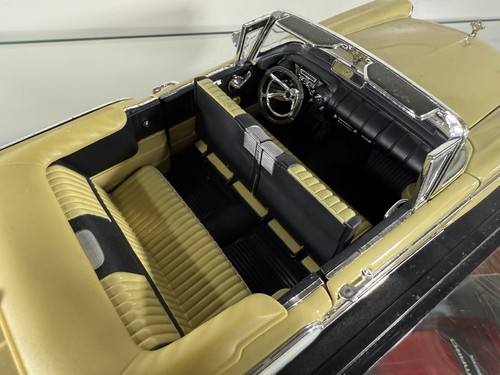 Road Legends scala 1:18 1957 Mercury Turnpike Cruiser - Foto 5 di 5