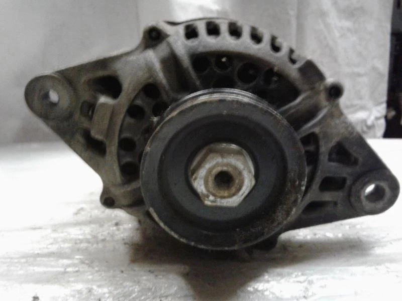 Alternador fabricado por Mitsubishi para 87-88 SENTRA 618797 Foto 2 de 3