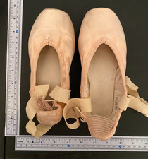 Used Dead Ballet Pointe Shoes Street Sz 6.5 Arts Decoration Gaynor Minden Sansha