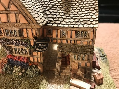 Lilliput Lane Junk And Disorderly English Collection Midlands