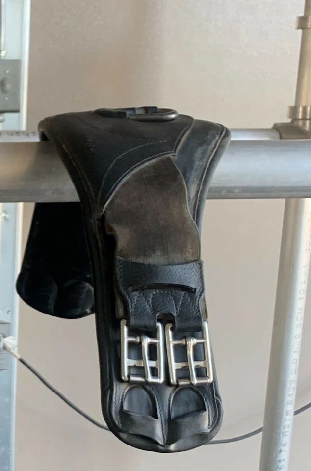 Sillín de doma Devoucoux en hermoso estado Talla: 17,5   Foto 3 de 3