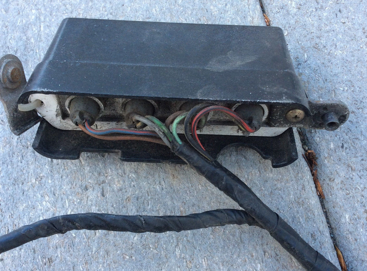 Kawasaki ZXR750 / ZX7 Speedo Pilot Meter Box P/N 14090-1073 1991