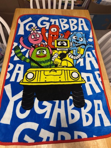 Vintage Yo Gabba Gabba Plush Throw Blanket 42"x26" Nickelodeon Foofa Plex Brobee