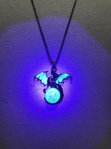Erwachsene Schmuck leuchten im Dunkeln Drache Anhänger Halskette Rave Party Schwarzlicht - Bild 2 von 11