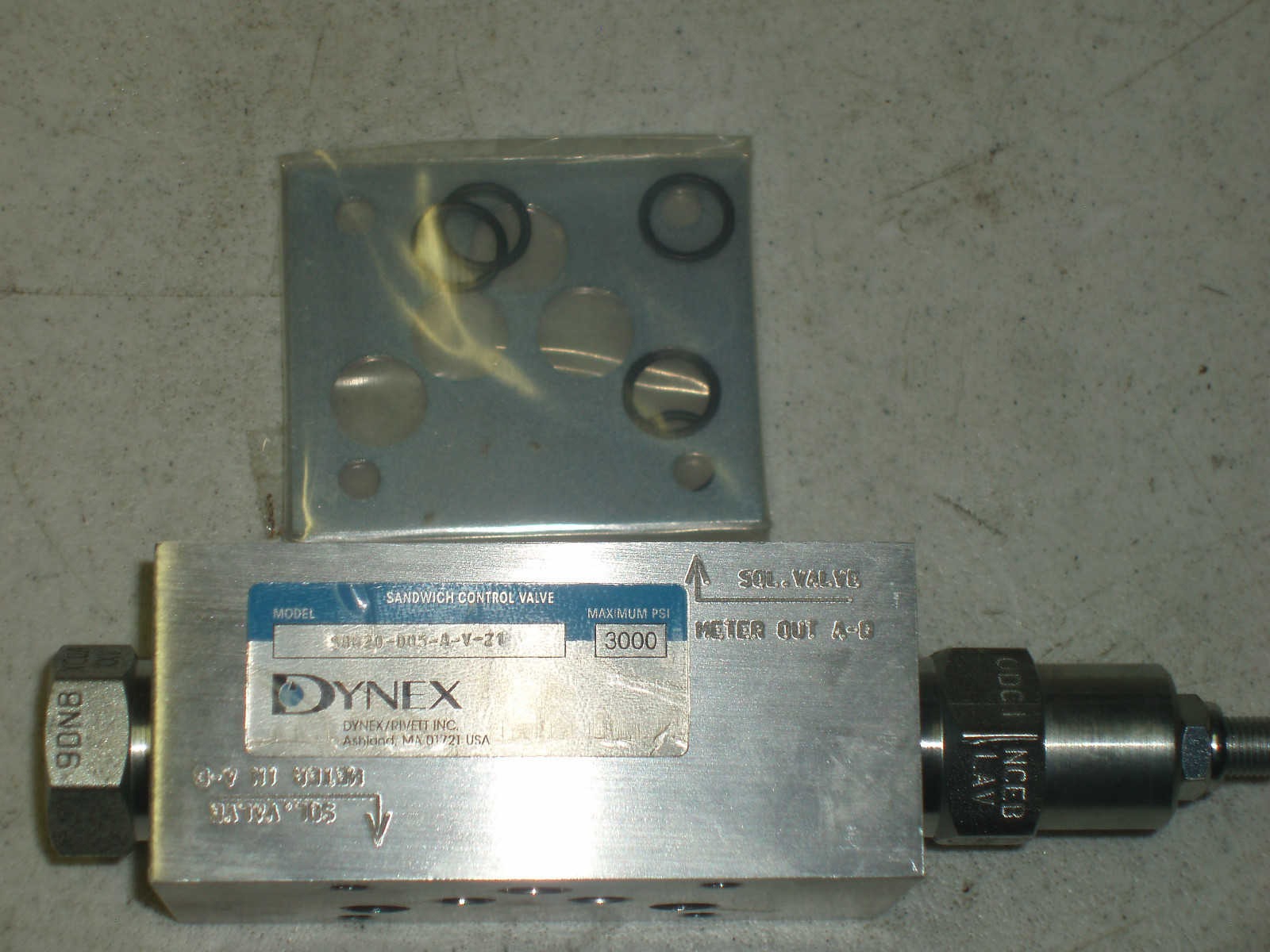 D05 Stack Dynex S8620-D05-A-V-21 3000 PSI Relief Valve Sandwich Stack for sale ...