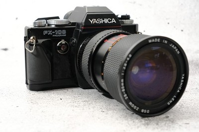 Yashica FX-103 Program mit Yashica Zoom Lens 28-80mm | guter Zustand