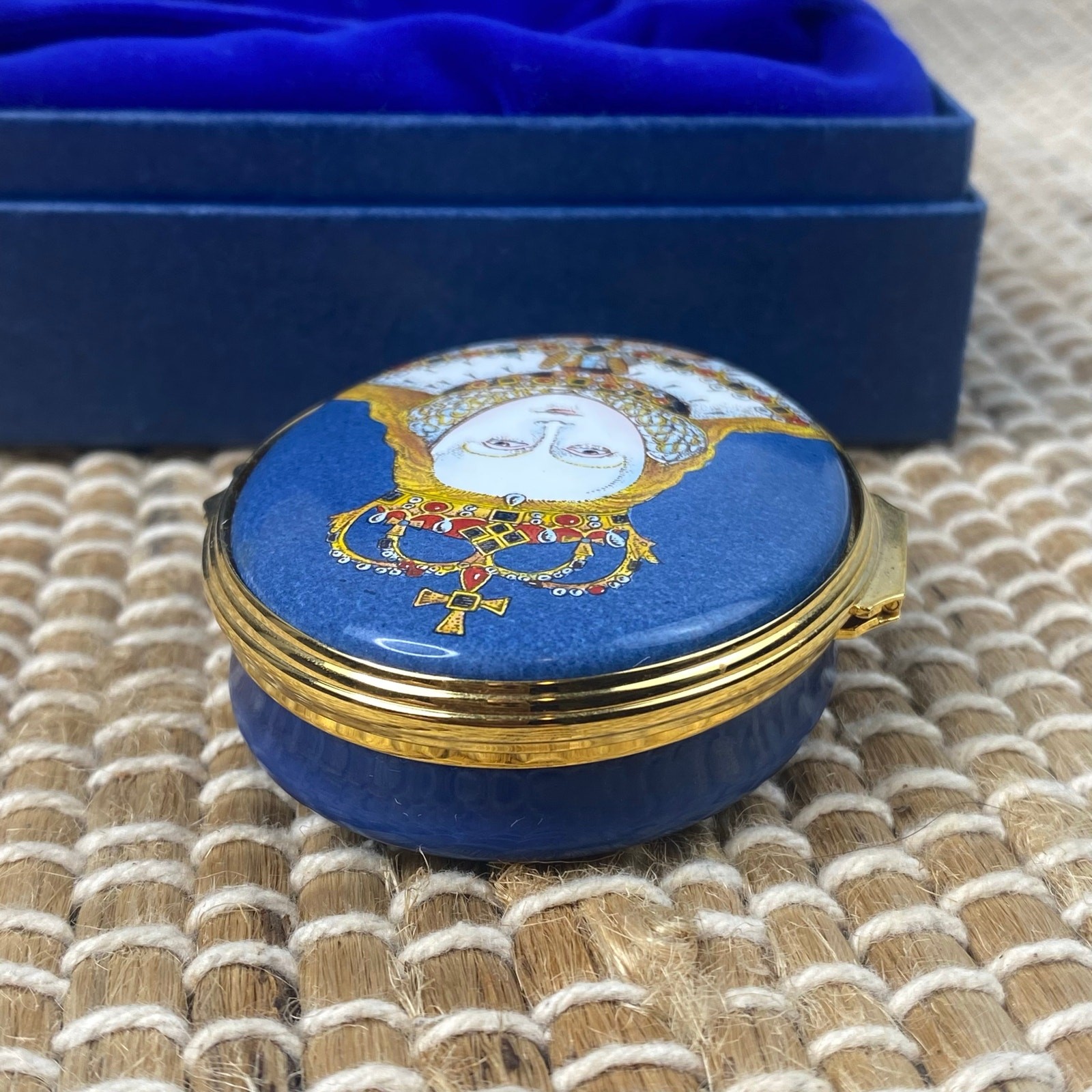 LE RARE Halcyon Days "Collectors Circle" Queen Elizabeth I Commemorate 400 years