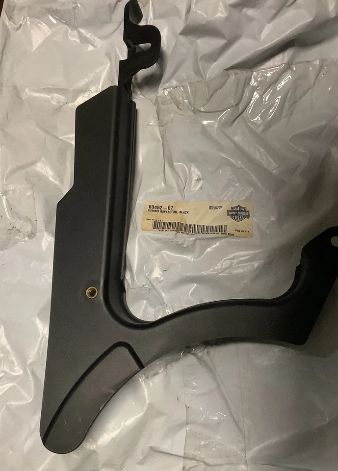 PROTECTOR DE CINTURÓN INFERIOR HARLEY DAVIDSON SOFTAIL OEM NEGRO 60452-07 Foto 3 de 3