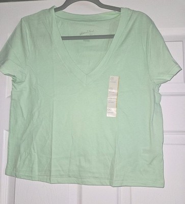 Women's Universal Thread V Neck Shirt size large shirt mellow green color