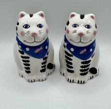 VTG Set of Coco Dowley Chonky Cats W/Bandanas Salt & Pepper Shakers 4 In Tall