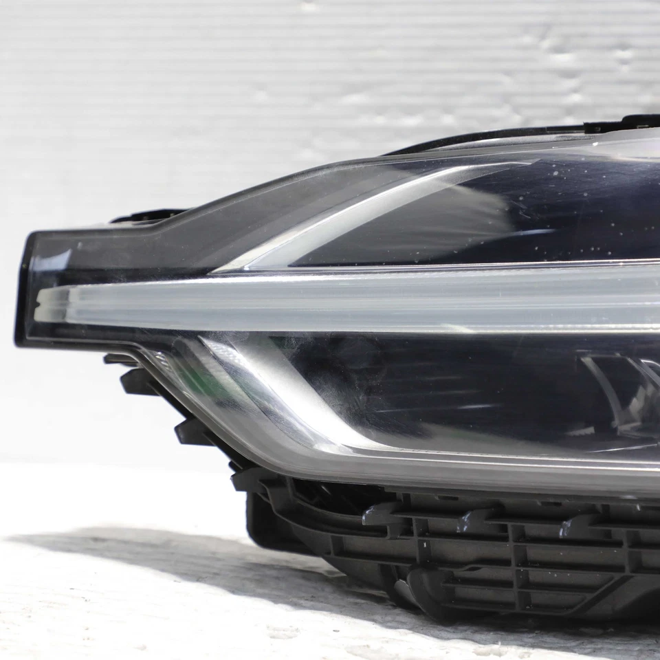 2018-2022 Volvo XC60 Full LED System Left Side Headlight Assembly OEM 32228488 - Image 3 of 4