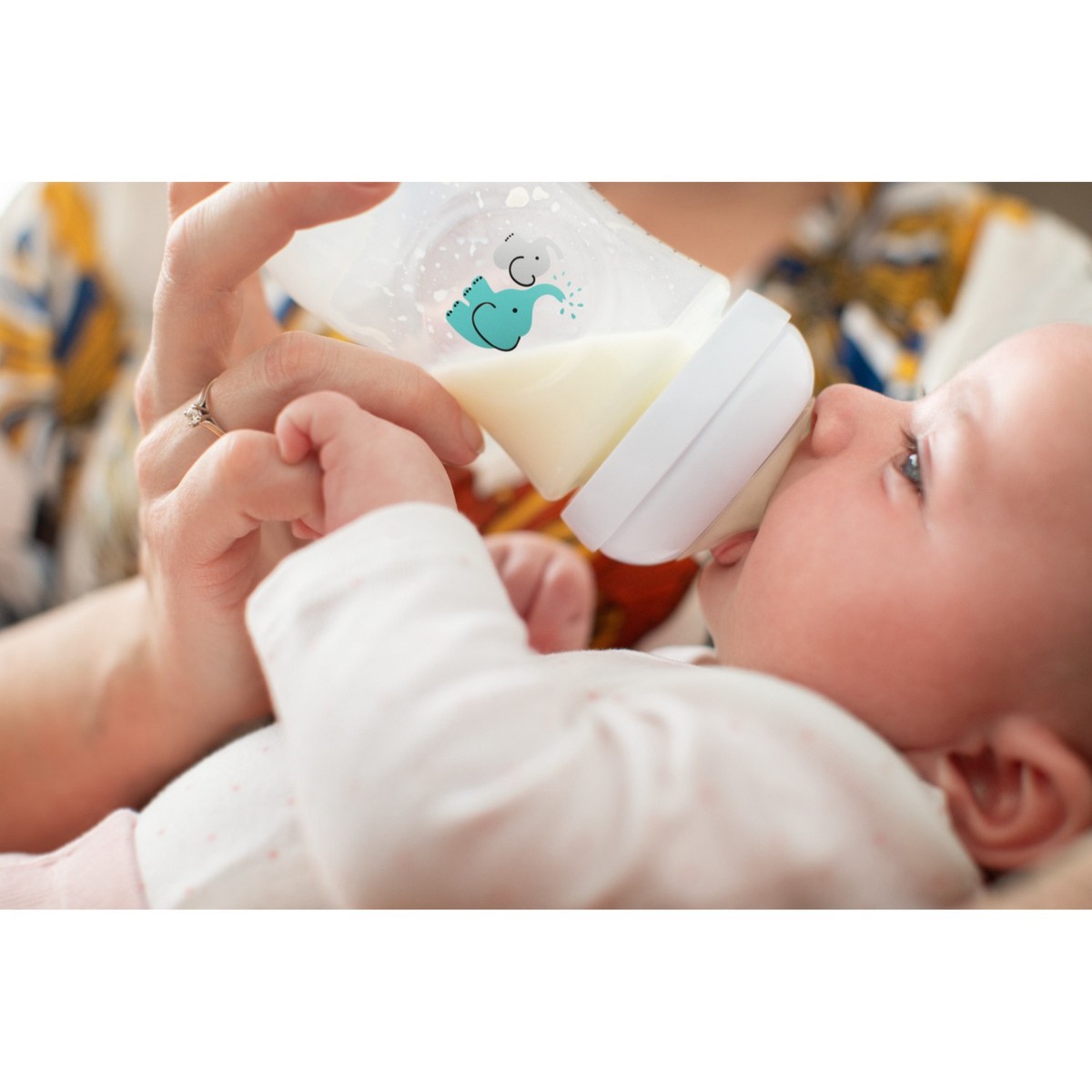 Philips Avent SCY903/69 Natural Baby Bottle with Natural Response