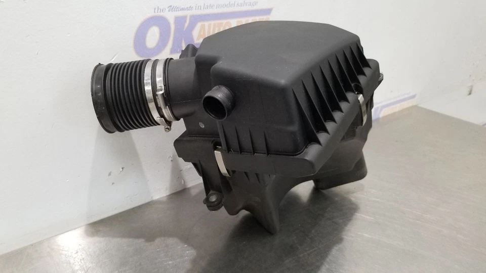 07 BMW M6 E63 5.0L AIR CLEANER AIR BOX RIGHT PASSENGER 13717839023 - Image 3 of 4