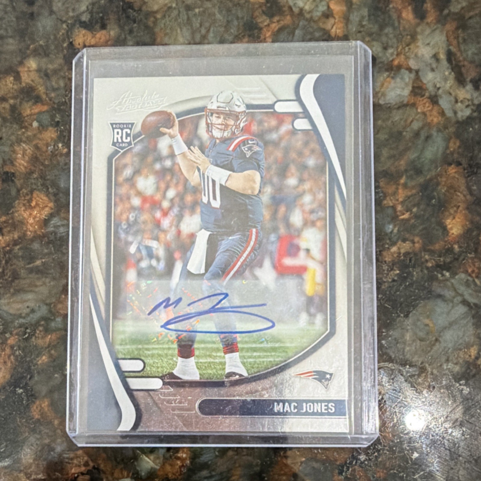 2021 Panini Absolute Rookie Autographed Mac Jones #109 Patriots NFL