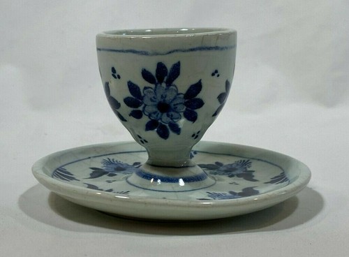 Antique Asian BLUE & WHITE PORCELAIN Egg Cup - Underglazed Hand Painted Flowers - Picture 2 of 7
