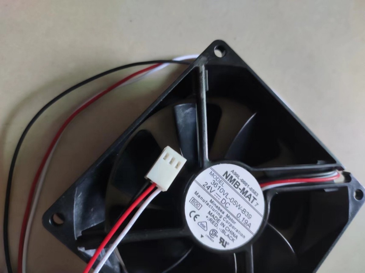 Ventola NMB 3610VL-05W-B39 24V 0,19A 92x92x25mm – 3 Pin, Per Fanuc E Non Solo (Nuova, Senza Scatola)