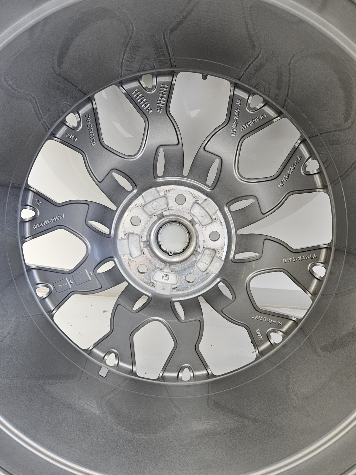 Aston Martin DBX 707 4x 22 Inch wheels and Pirelli Winter Tyres - Image 10