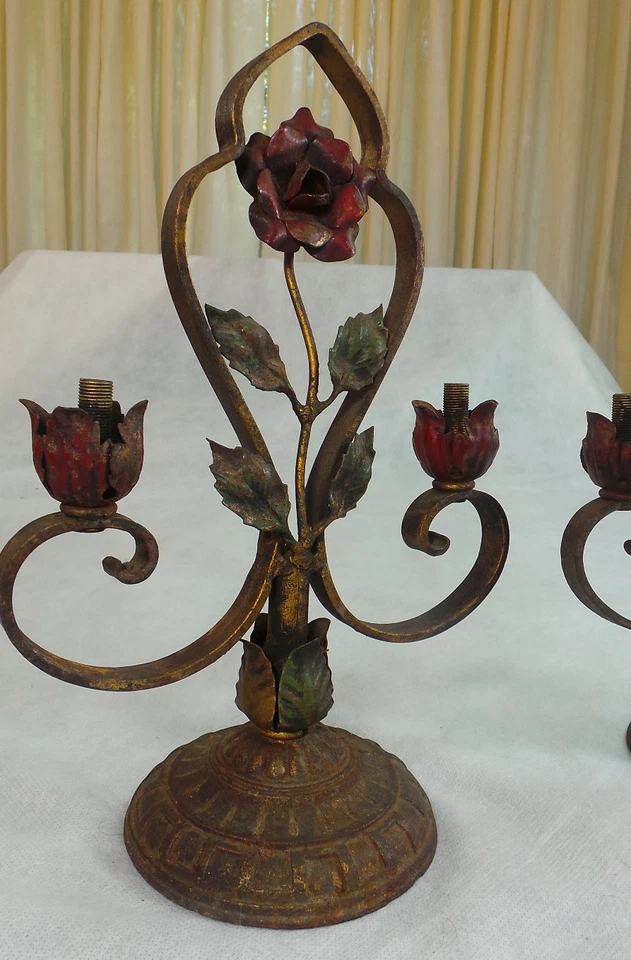 ANTIGUO HIERRO FORJADO L.D.B. & CO. PAR DE LÁMPARAS DISEÑO ROSA AÑOS 20 Foto 3 de 4