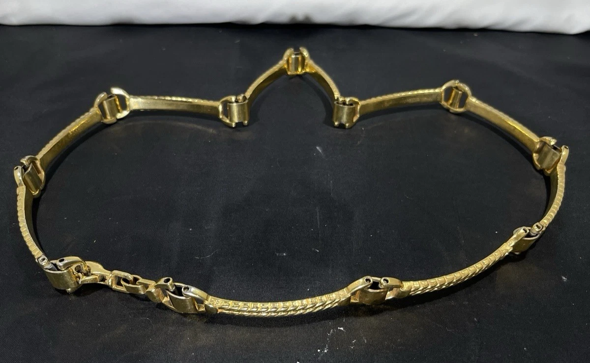 SUPERBE !! Rare ceinture vintage femme Gucci en métal doré   Longueur : 34