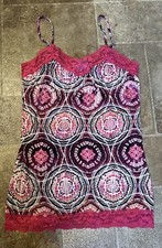 Vintage Victoria s Secret POUT Cami Geometric Pink Print Lace Size Medium RARE