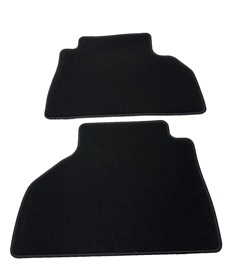 Комплект черных передних и задних ковриков для пола GM 2019-2023 Sierra Silverado 84392962 - Изображение 3 из 4