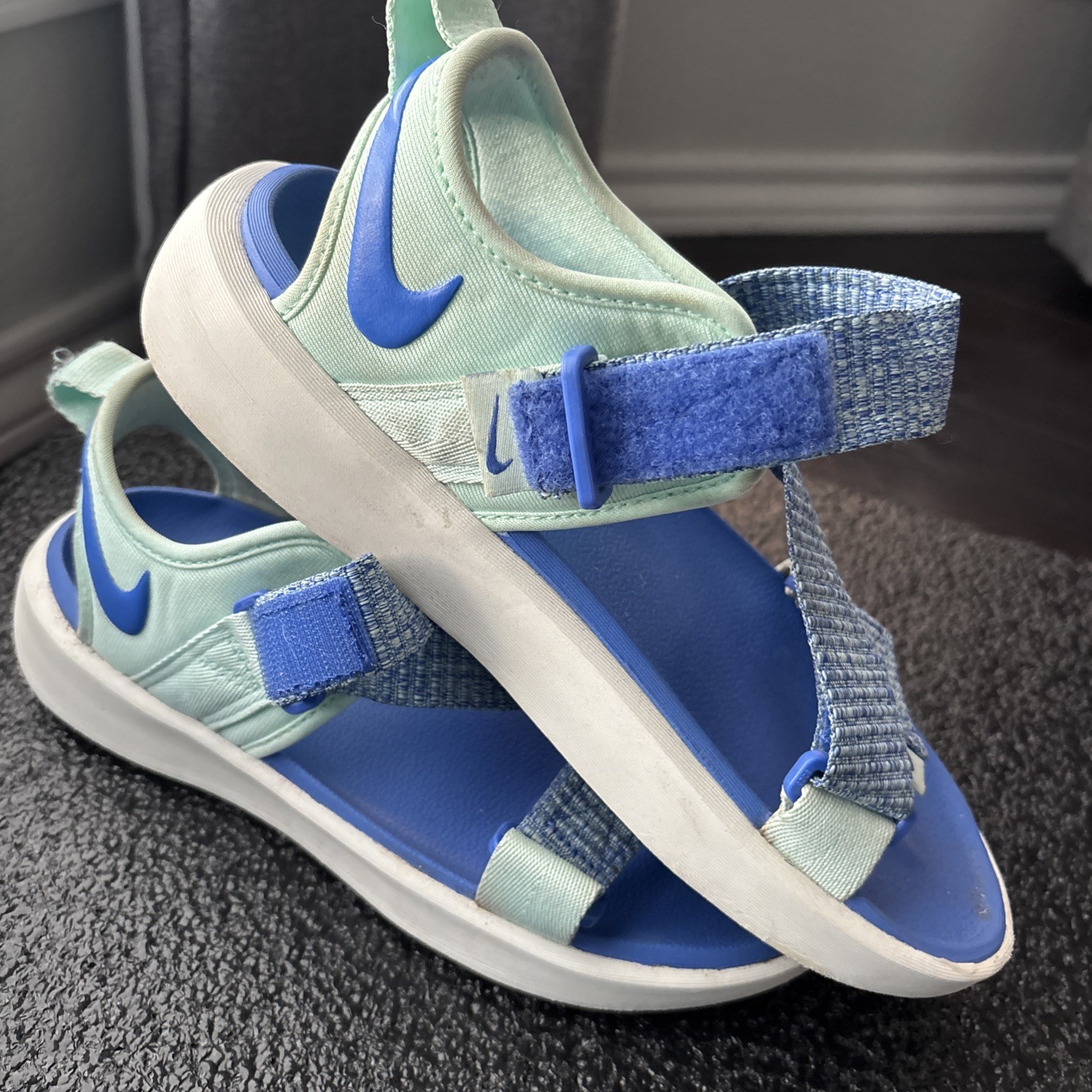 Nike Vista Sandals NEW Women's 8 Blue/Green/White/mint Good Condition